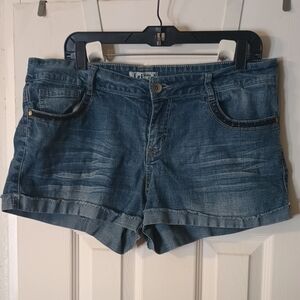 lei Ashley Lowrise Denim Junior Size 17 Relaxed Fit Jean Shorts.